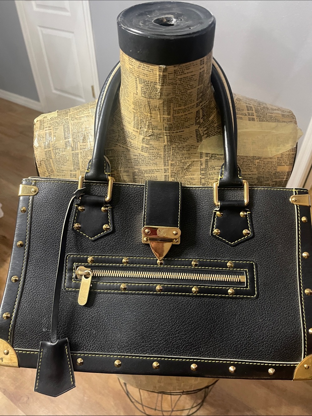 Louis Vuitton - Beautiful Black Suhile Fabuleux Goatskin Leather Satchel